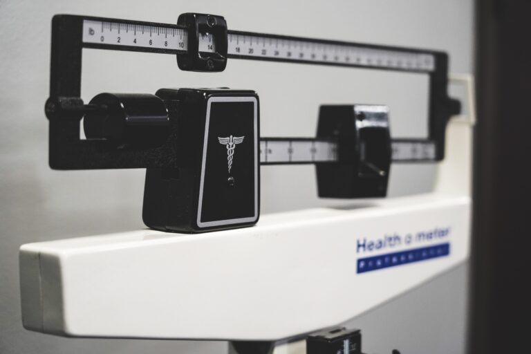 Medical scale used to monitor patient health and wellness during addiction treatment and recovery